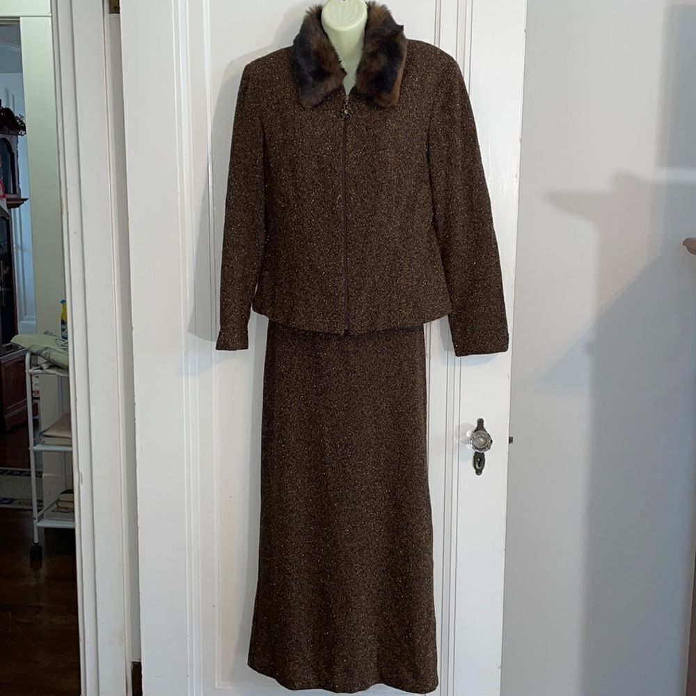 Joseph Ribkoff dressy brown & gold knit maxi skirt /sweater with faux fur collar